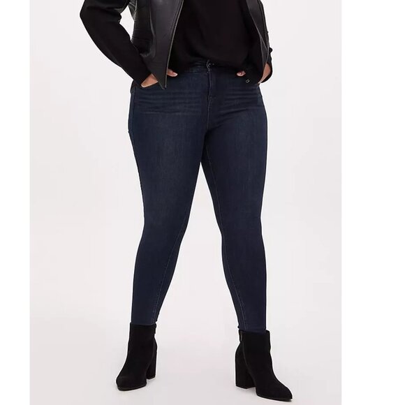 Plus Size 12, 16, 22 Bombshell Skinny Torrid Jeans Dark Blue Jean New Bottoms - Picture 1 of 3
